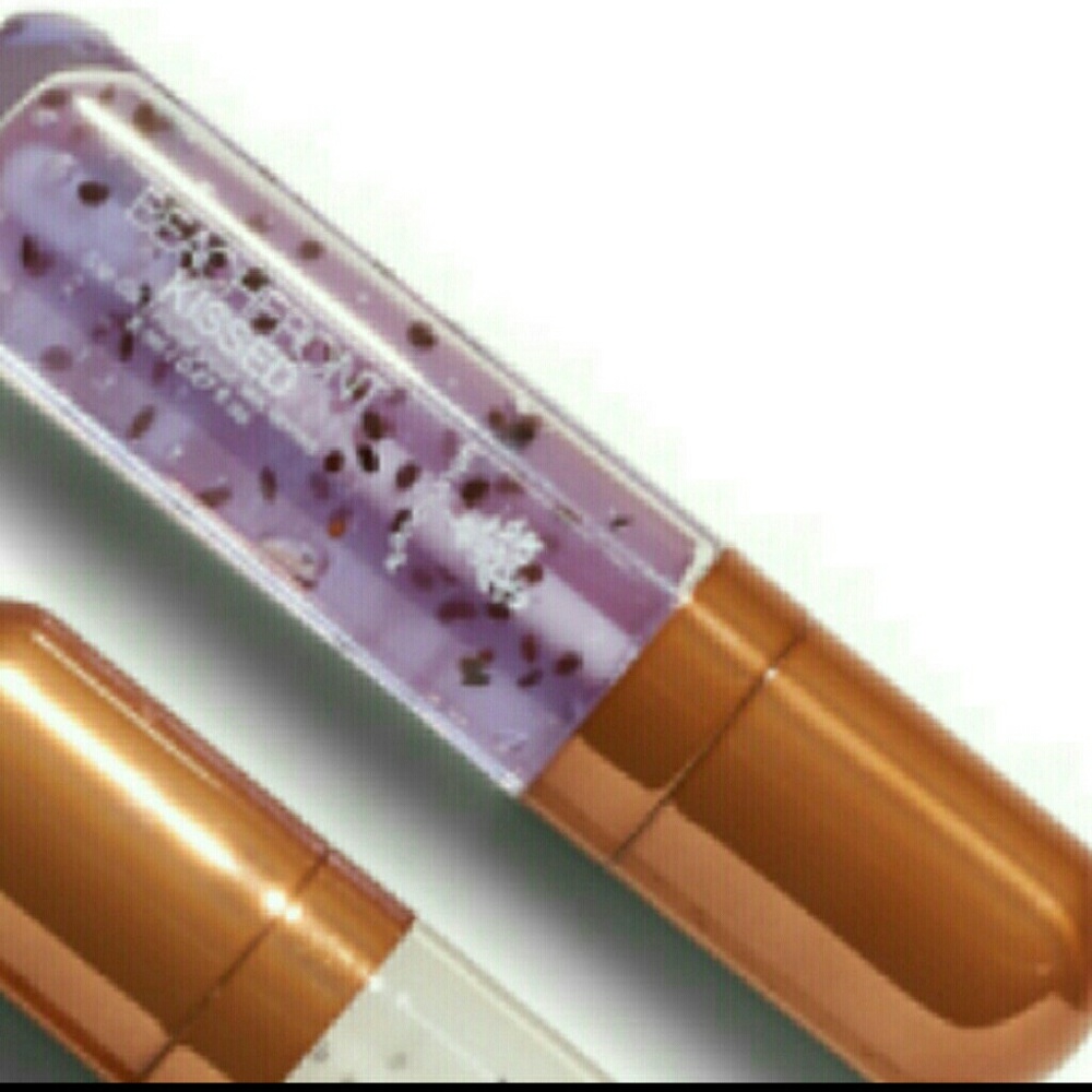 Younique Lip Oil Paradise beach